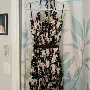 Beautiful White House Black Market Dress